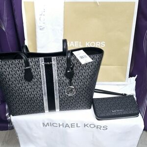 Michael Kors purse and wallet together!